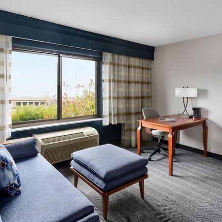 Отель Courtyard By Marriott Sacramento Фолсом Экстерьер фото