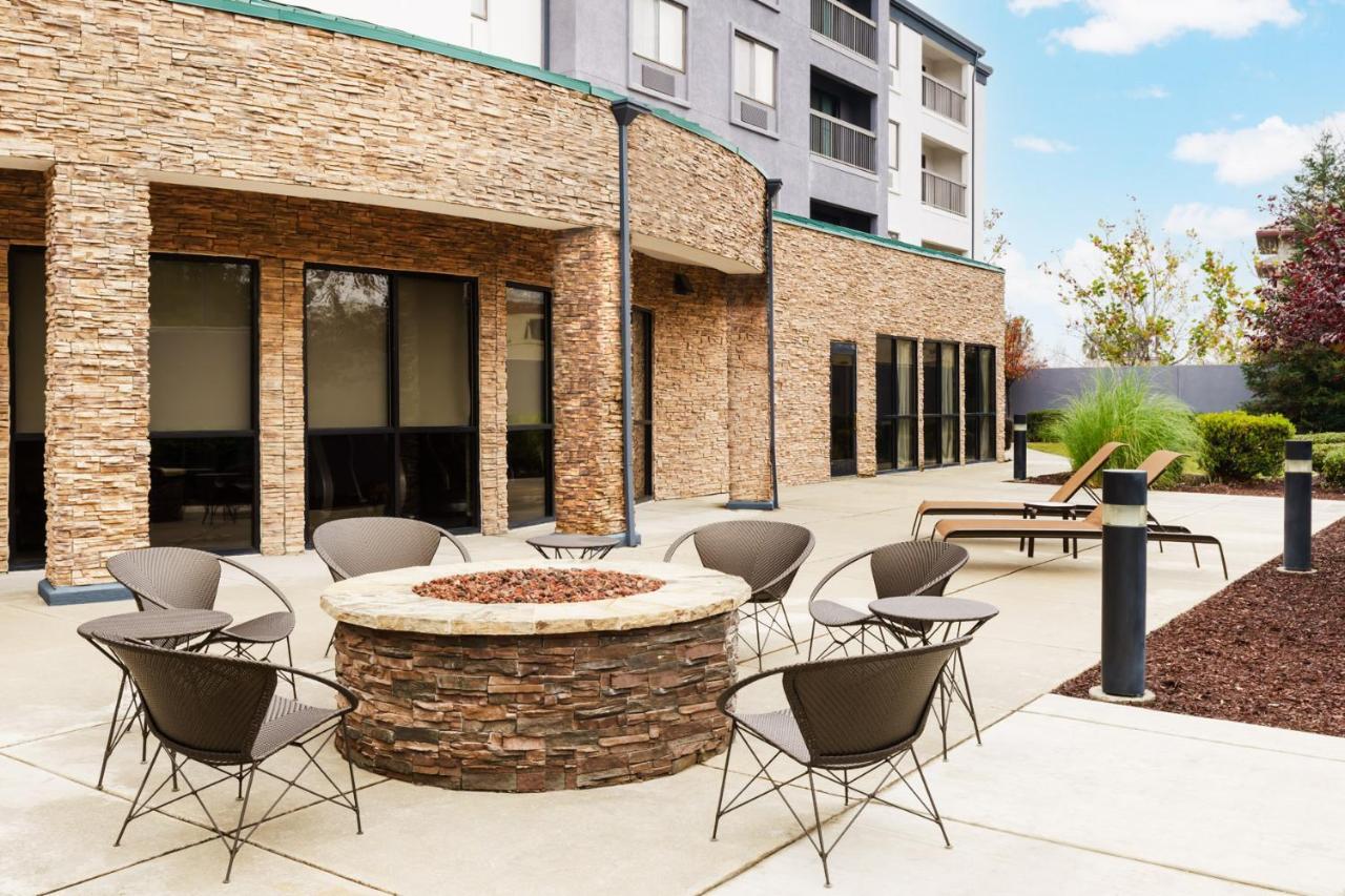 Отель Courtyard By Marriott Sacramento Фолсом Экстерьер фото