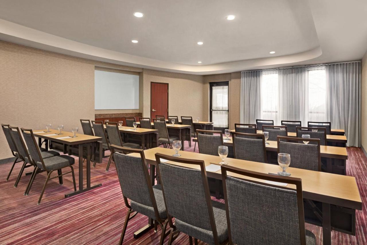 Отель Courtyard By Marriott Sacramento Фолсом Экстерьер фото