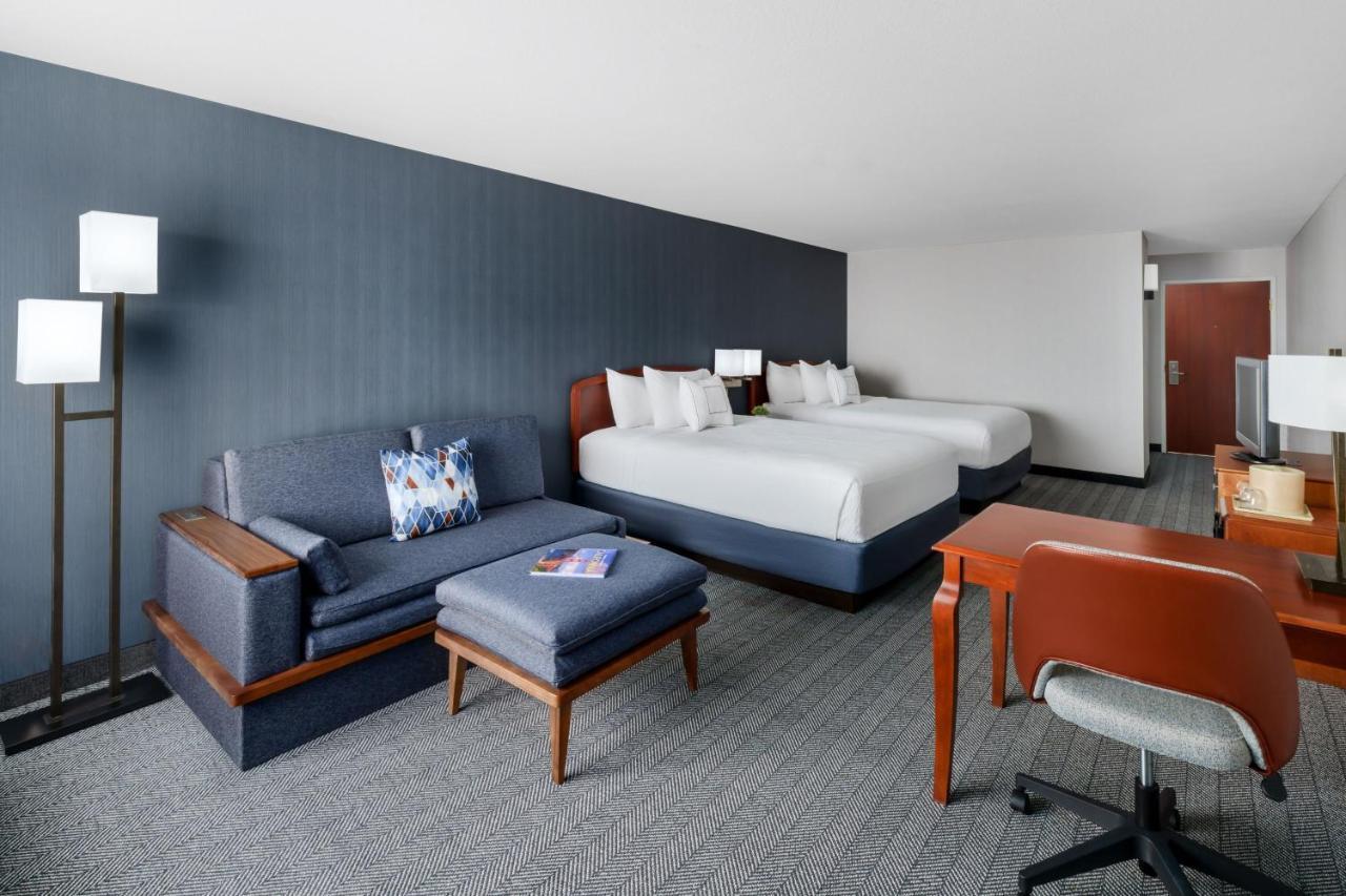 Отель Courtyard By Marriott Sacramento Фолсом Экстерьер фото