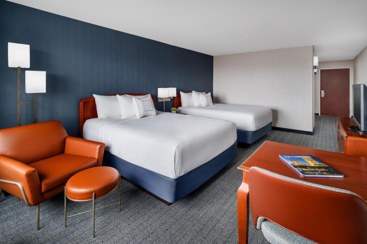 Отель Courtyard By Marriott Sacramento Фолсом Экстерьер фото