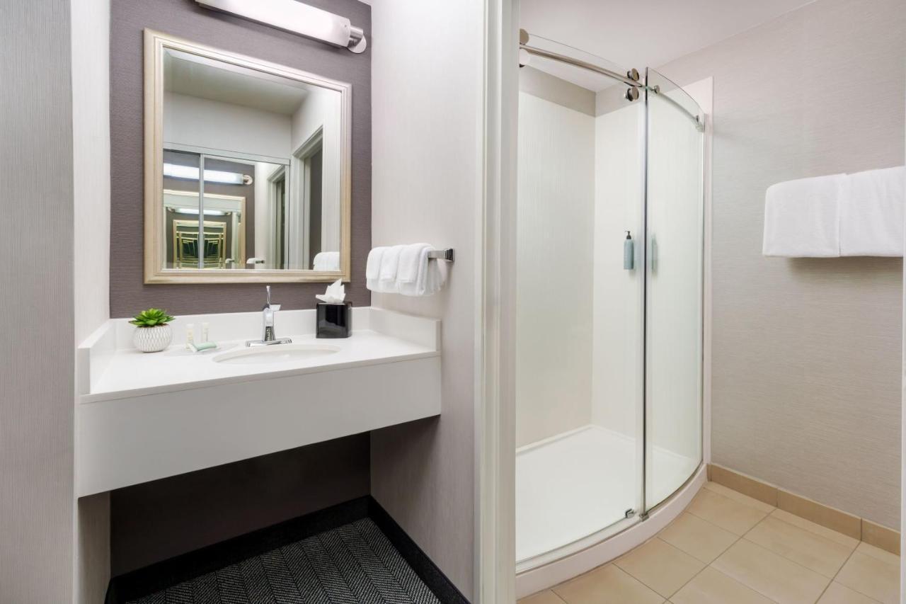 Отель Courtyard By Marriott Sacramento Фолсом Экстерьер фото