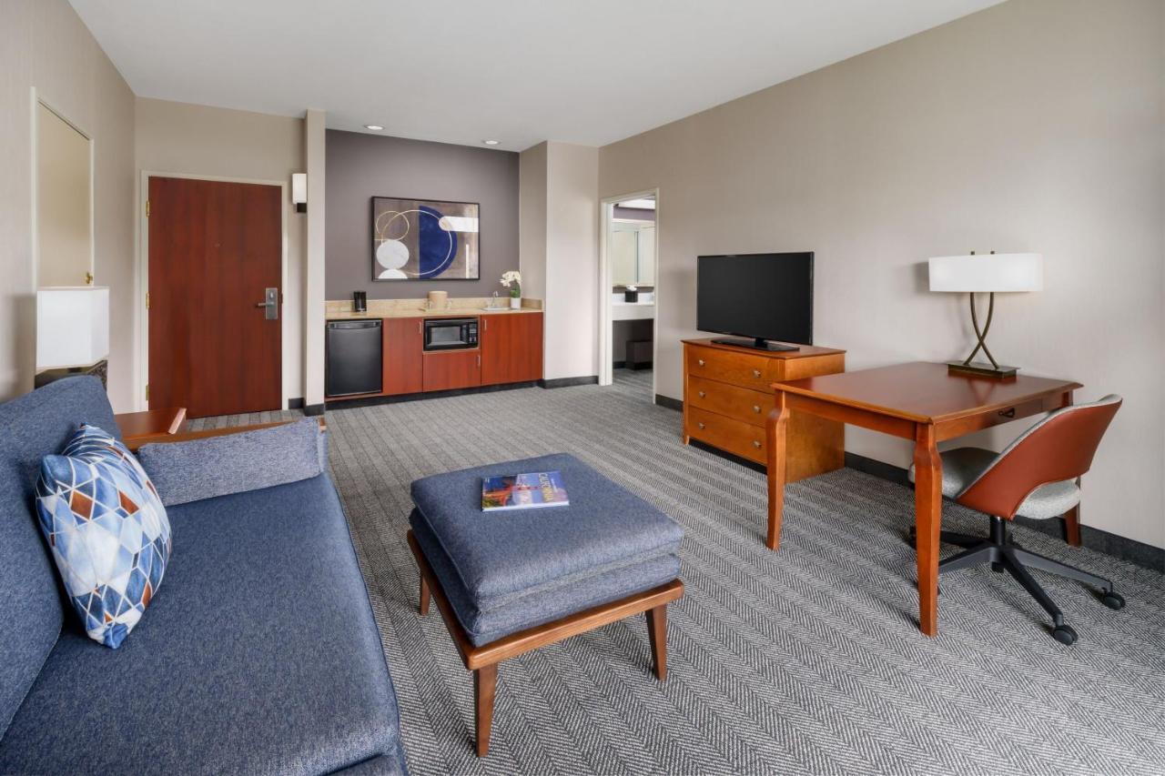 Отель Courtyard By Marriott Sacramento Фолсом Экстерьер фото