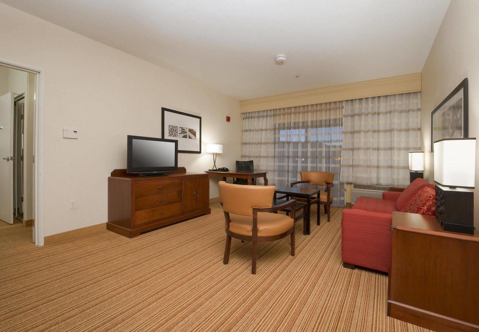 Отель Courtyard By Marriott Sacramento Фолсом Экстерьер фото