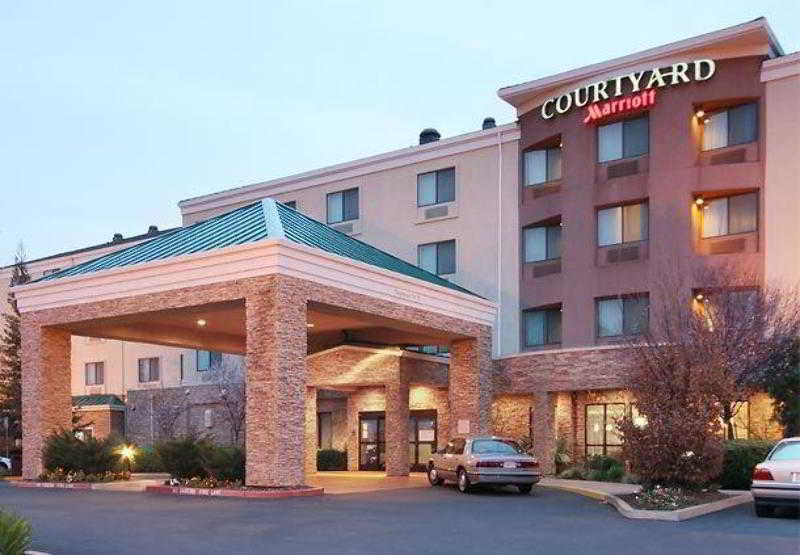 Отель Courtyard By Marriott Sacramento Фолсом Экстерьер фото